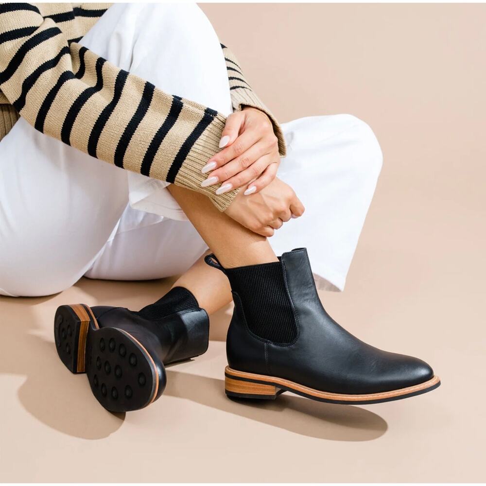 New Nisolo Carmen Chelsea Boots Black size 9